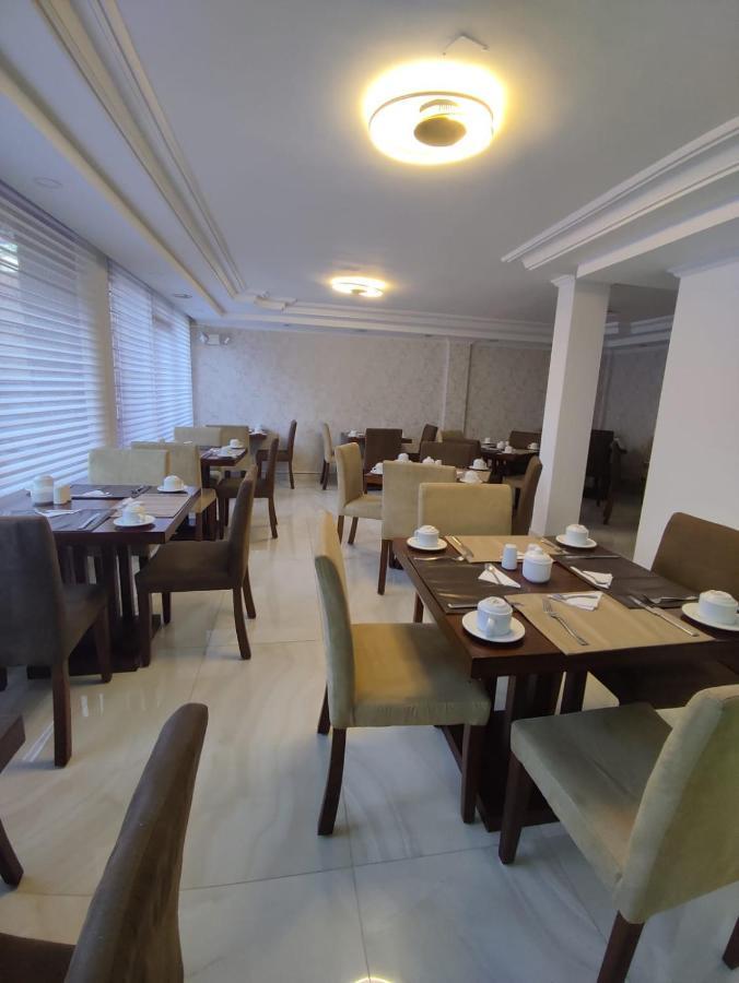 Hotel La Carolina Quito